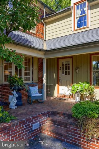 81 S LINDEN ST, Manheim, PA 17545