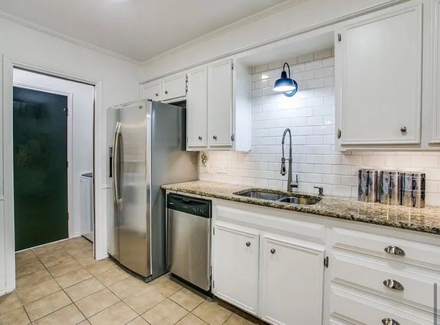 5113 Ledgestone Drive, Fort Worth, TX 76132