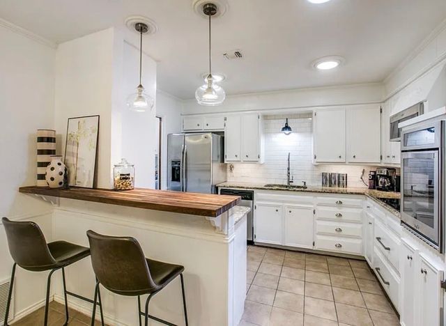 5113 Ledgestone Drive, Fort Worth, TX 76132