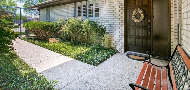 5113 Ledgestone Drive, Fort Worth, TX 76132