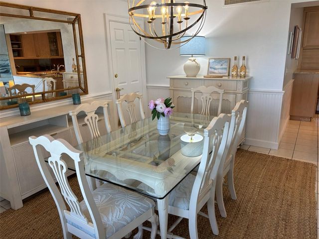 6039 E PEPPERTREE WAY 222, Sarasota, FL 34242