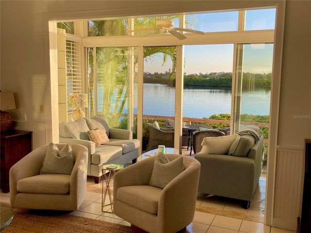 6039 E PEPPERTREE WAY 222, Sarasota, FL 34242