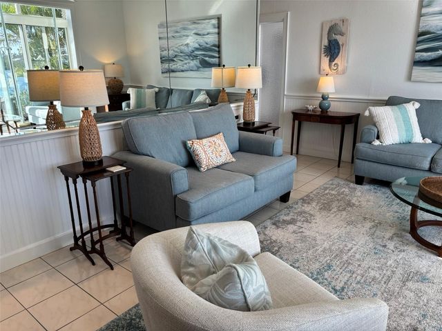 6039 E PEPPERTREE WAY 222, Sarasota, FL 34242