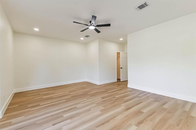 2284 Fm-1094, Sealy, TX 77474