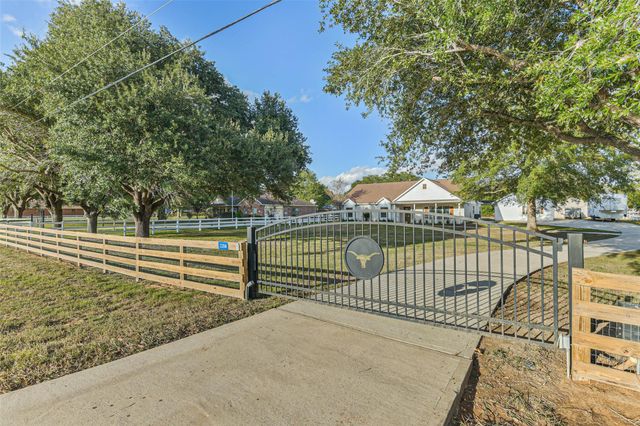 2284 Fm-1094, Sealy, TX 77474