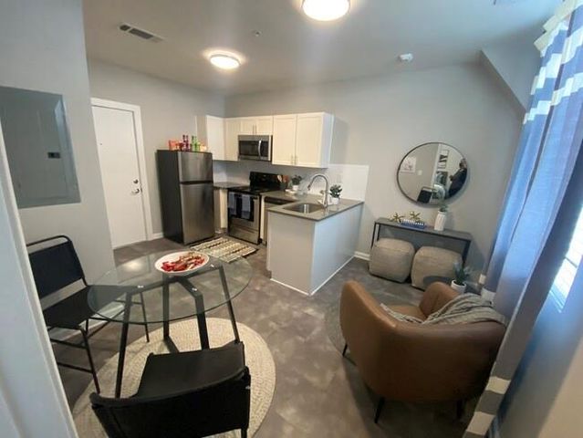 350 St Joseph Street 207, Mobile, AL 36602