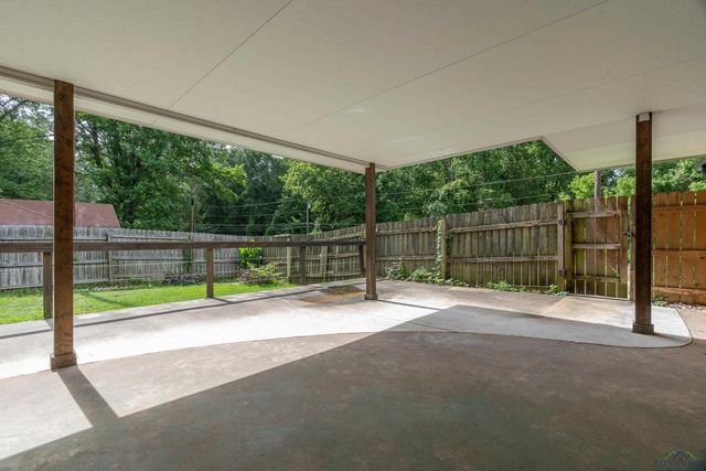 2600 Tryon Rd, Longview, TX 75605
