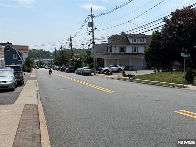 184 Godwin, Midland Park, NJ 07432