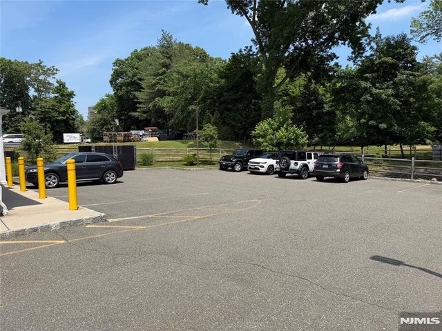 184 Godwin, Midland Park, NJ 07432