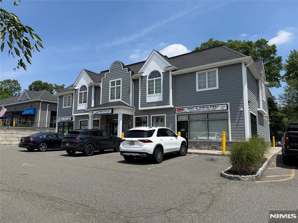 184 Godwin, Midland Park, NJ 07432
