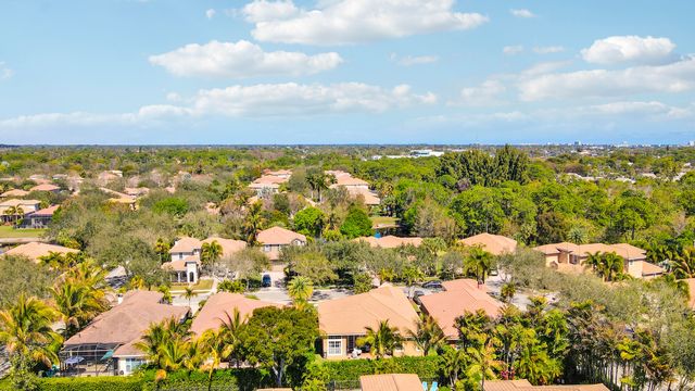 165 Via Veracruz, Jupiter, FL 33458