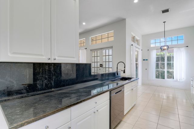 165 Via Veracruz, Jupiter, FL 33458