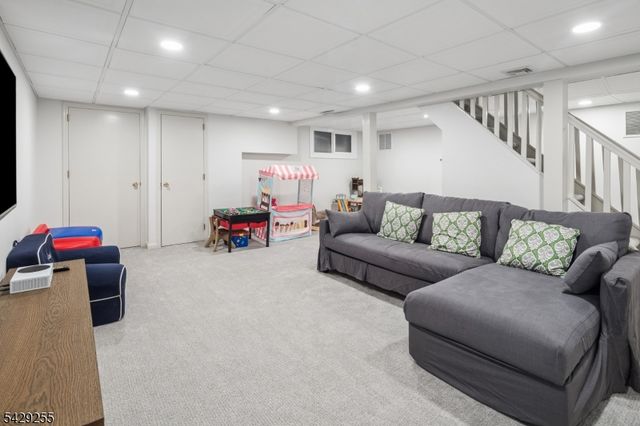 6 Hillside Ave, Madison Boro, NJ 07940