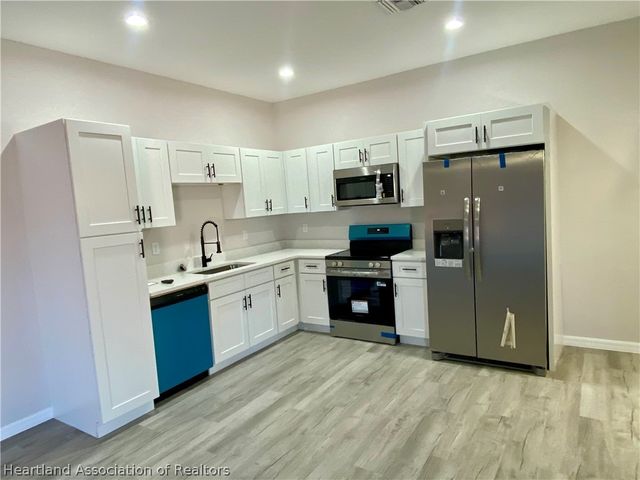 6923 Mexican Hat Drive, Sebring, FL 33870