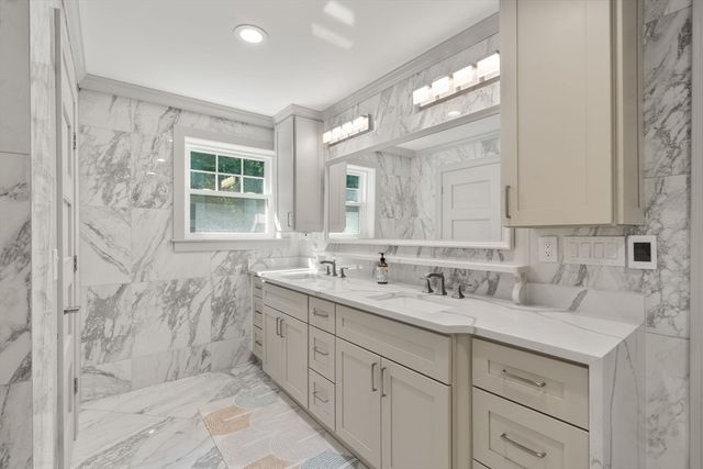 125 Union St, Natick, MA 01760