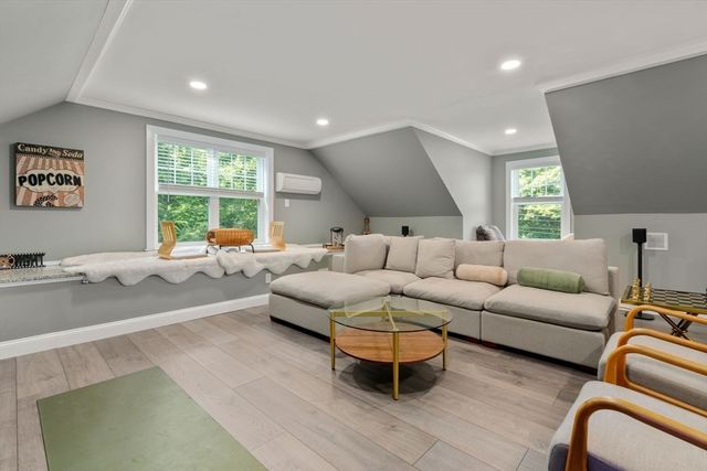 125 Union St, Natick, MA 01760