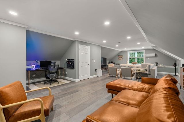 125 Union St, Natick, MA 01760