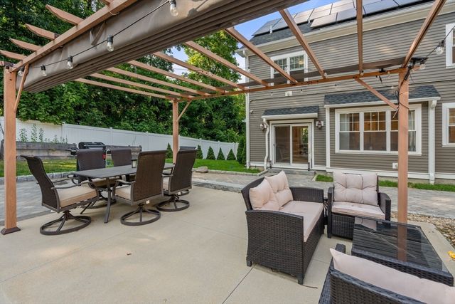 125 Union St, Natick, MA 01760
