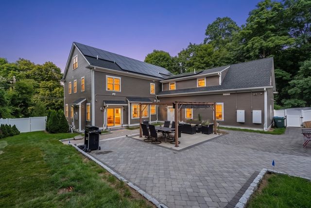 125 Union St, Natick, MA 01760