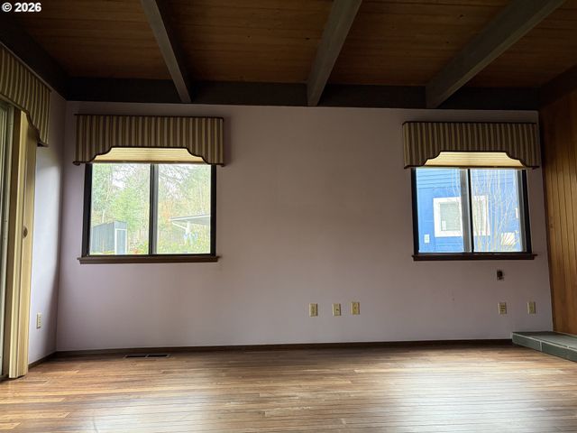 12380 Sw MCKAY Ct, Beaverton, OR 97008