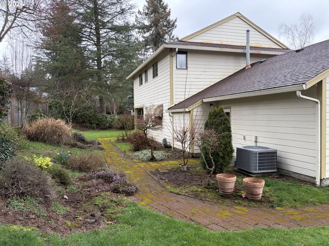 12380 Sw MCKAY Ct, Beaverton, OR 97008