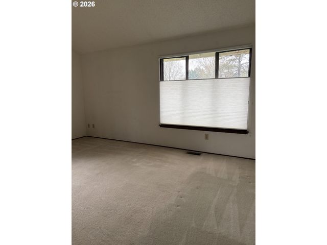 12380 Sw MCKAY Ct, Beaverton, OR 97008