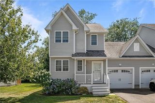 32 Sea Fare Lane, Portsmouth, RI 02871