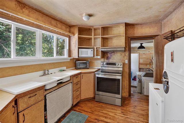 1279 E Burnside Road, Deerfield Township, MI 48461