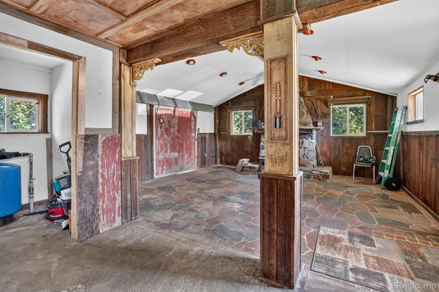 1279 E Burnside Road, Deerfield Township, MI 48461
