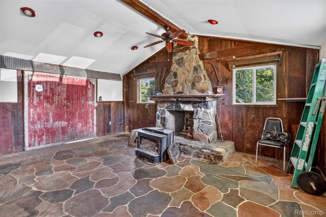 1279 E Burnside Road, Deerfield Township, MI 48461