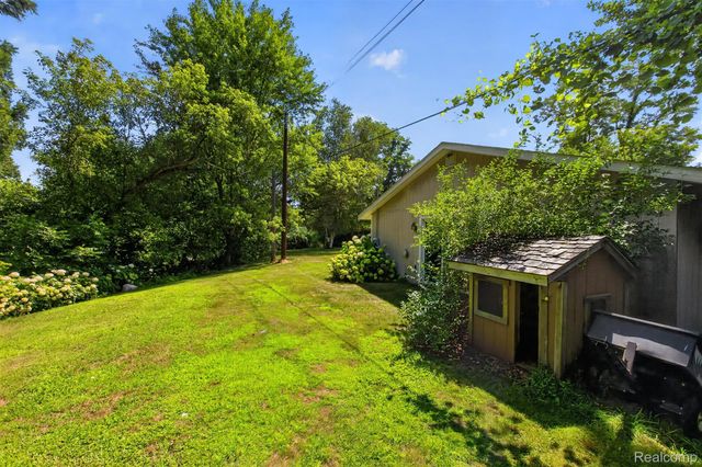 1279 E Burnside Road, Deerfield Township, MI 48461