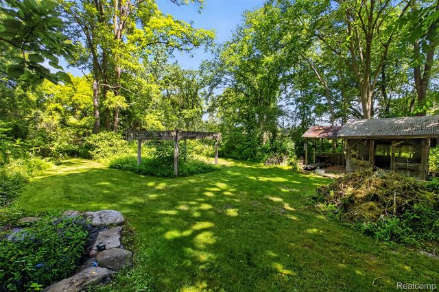 1279 E Burnside Road, Deerfield Township, MI 48461