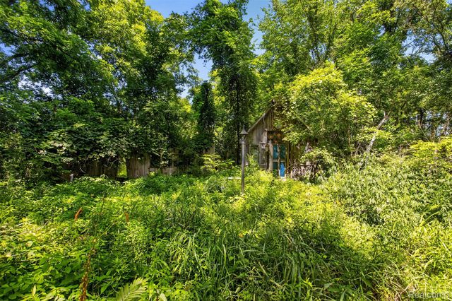 1279 E Burnside Road, Deerfield Township, MI 48461