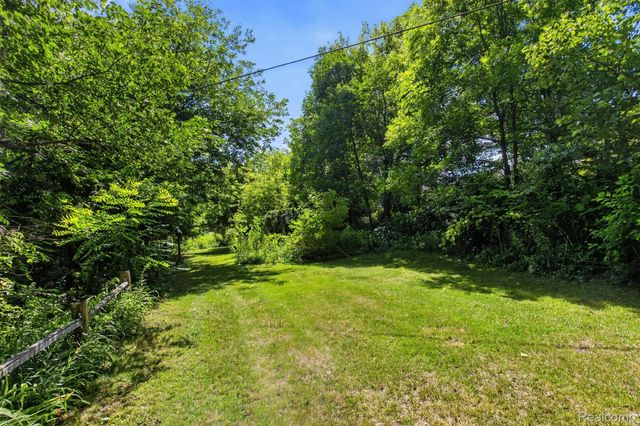 1279 E Burnside Road, Deerfield Township, MI 48461
