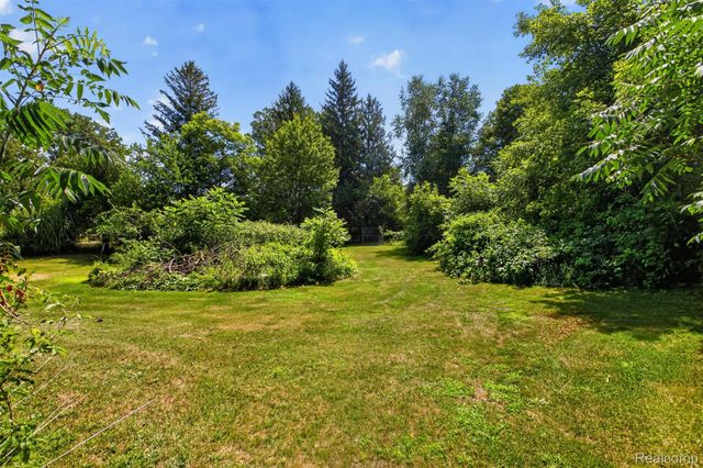 1279 E Burnside Road, Deerfield Township, MI 48461