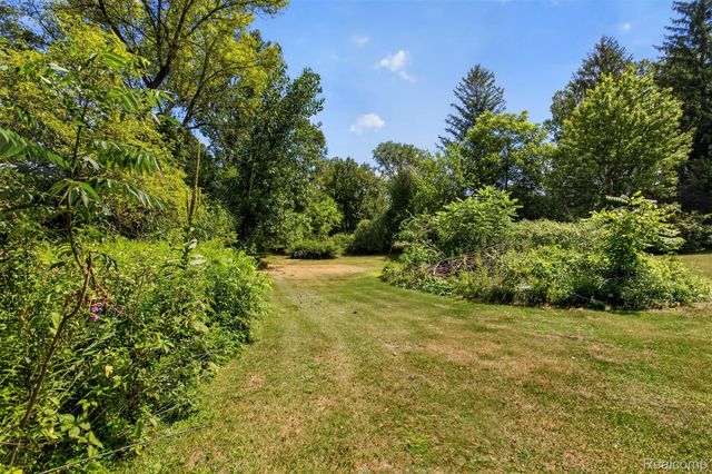 1279 E Burnside Road, Deerfield Township, MI 48461