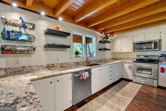 179 Hogan Road, Brooks, GA 30205