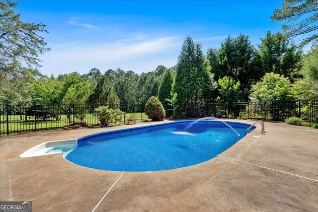 179 Hogan Road, Brooks, GA 30205