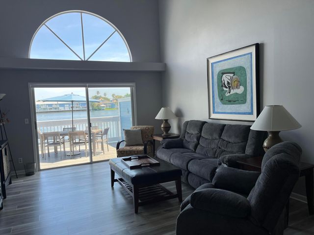 902 Ocean Dunes Circle, Jupiter, FL 33477