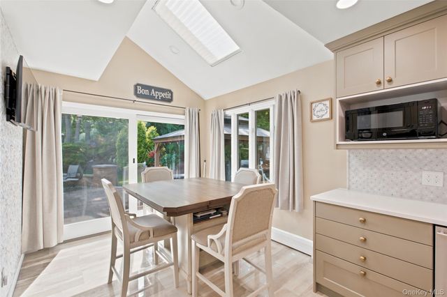 17 Lower Road, Smithtown, NY 11787