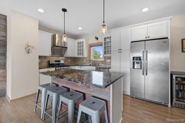 11356 Riverbank Lane, Pinckney, MI 48169