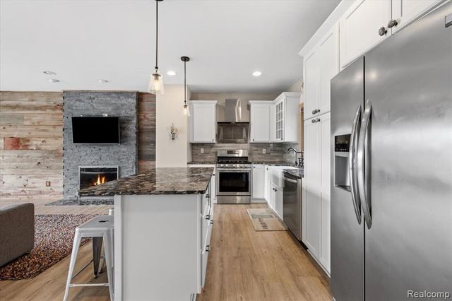 11356 Riverbank Lane, Pinckney, MI 48169