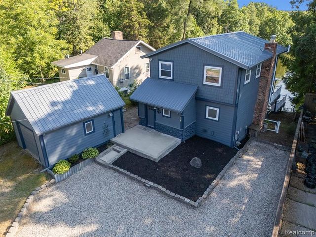 11356 Riverbank Lane, Pinckney, MI 48169