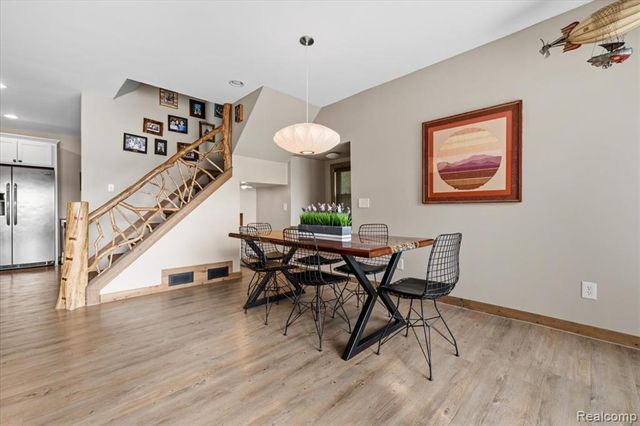 11356 Riverbank Lane, Pinckney, MI 48169