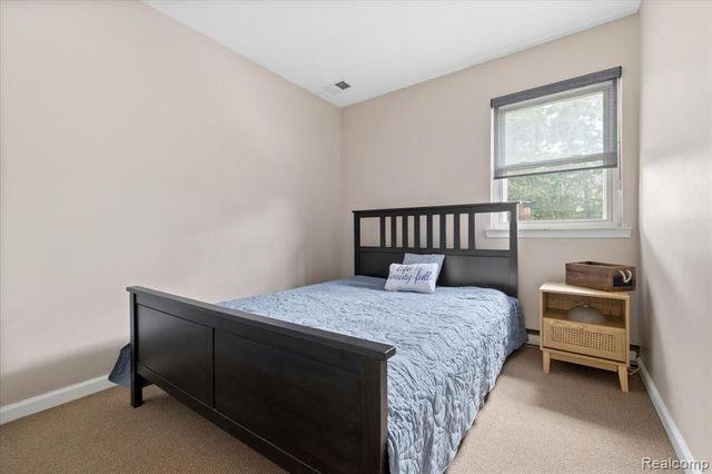 11356 Riverbank Lane, Pinckney, MI 48169
