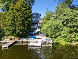 11356 Riverbank Lane, Pinckney, MI 48169