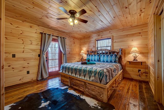 900 Cherokee Oaks Drive, Murphy, NC 28906