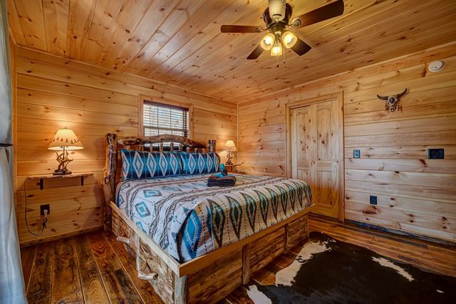 900 Cherokee Oaks Drive, Murphy, NC 28906
