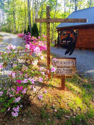 900 Cherokee Oaks Drive, Murphy, NC 28906