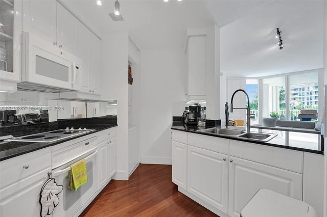 715 Crandon Blvd 406, Key Biscayne, FL 33149